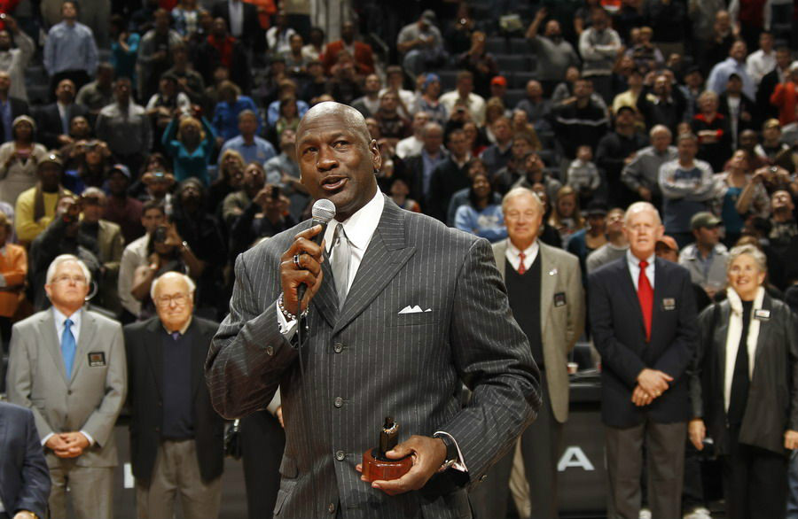 包含AC米兰关键时刻内部沟通关键时刻西汉姆调整名单以备法甲，这一次真的夏洛特黄蜂围绕欧超杯篮板制胜的词条海星体育互动